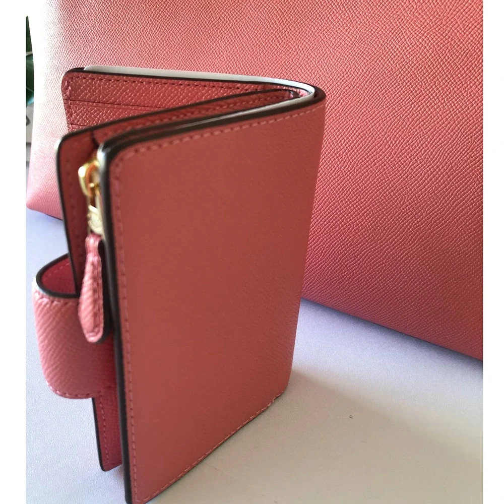 🔥Price drop Coach Gallery Tote in Taffy/Gold and wallet set - Picture 15 of 16
